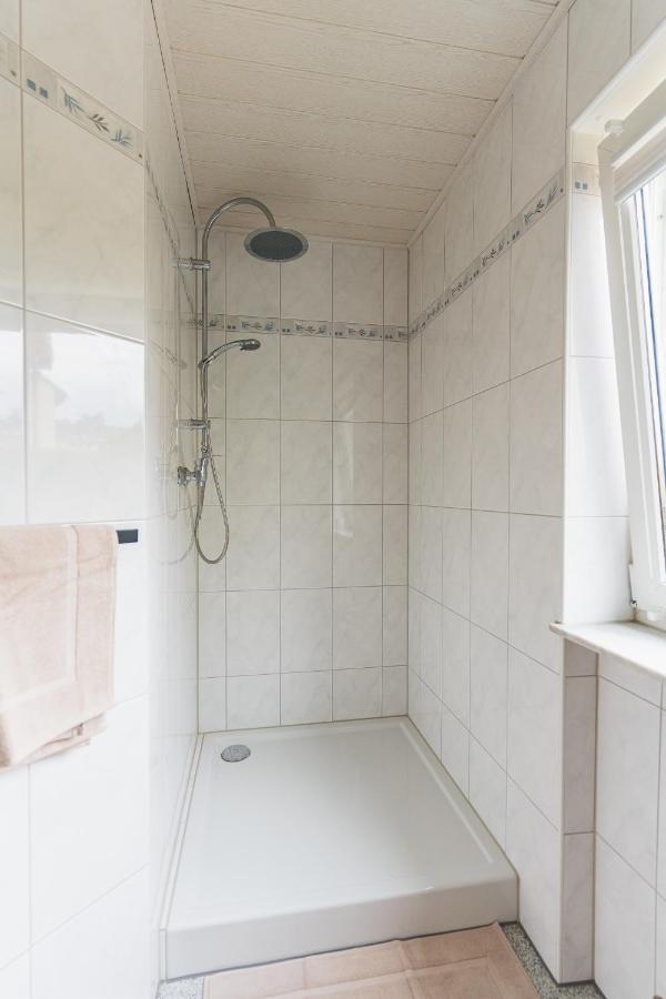 Appartment In Den Weinbergen Bei Mainz - Mit 2X Doppelzimmern, 1X Grosses Wohnzimmer, Bad & Kueche Stadecken-Elsheim Eksteriør billede