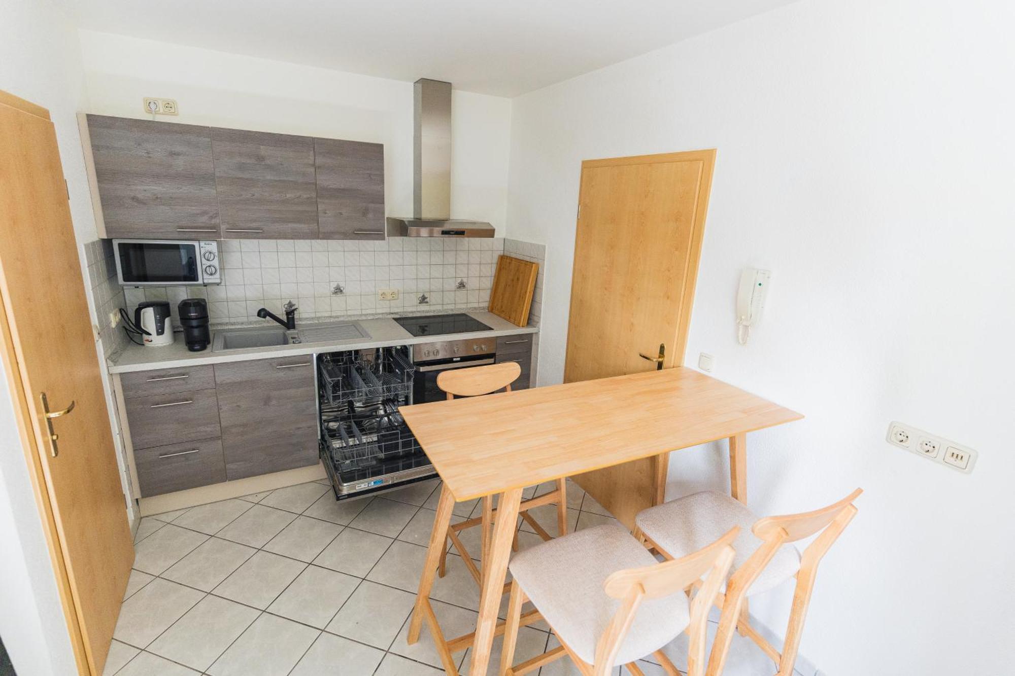 Appartment In Den Weinbergen Bei Mainz - Mit 2X Doppelzimmern, 1X Grosses Wohnzimmer, Bad & Kueche Stadecken-Elsheim Eksteriør billede